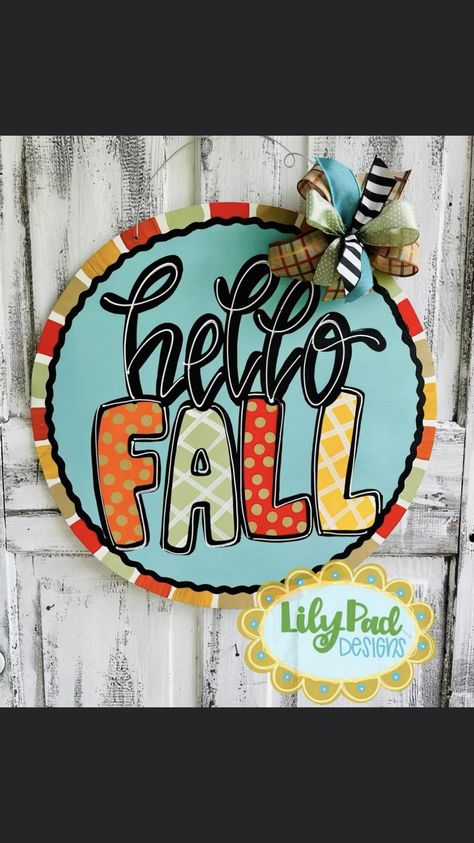 Door Hangers Wooden, Blue Fall Decor, Fall Pumpkin Crafts, Door Hangers Diy, Door Signs Diy, Summer Door Hanger, Wood Pallet Art, Wooden Door Signs, Wooden Welcome Signs