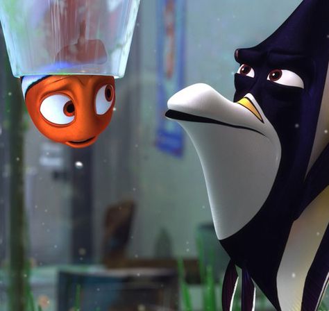 Finding Nemo Finding Nemo Gill, Gill Finding Nemo, Finding Nemo 2003, Swimming Pictures, Disney Finding Nemo, Walter Elias Disney, Disney Pixar Movies, Film Disney, Finding Dory