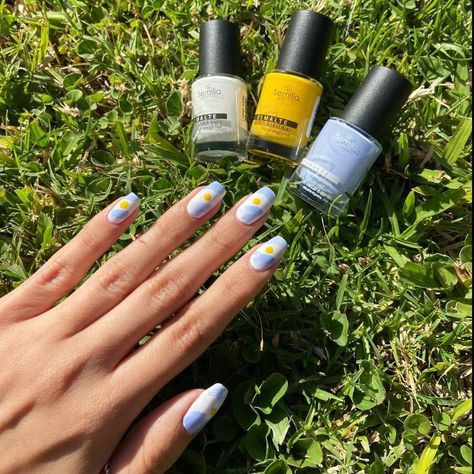 Argentina Nails, Yellow Banana, Girls Stuff, Creative Nails, Simple White, Nail Art Ideas, Nails Art, Nail Inspo, Manicure