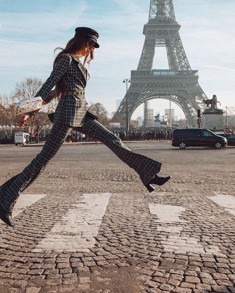 MARTA SIERRA on Instagram: “I don’t like Paris. Said no one, ever 🥰” Marta Sierra, Shoes Campaign, Dancing Queen, South Of France, France Travel, Brooklyn Bridge, Travel Aesthetic, Aesthetic Photography, Parisian Style