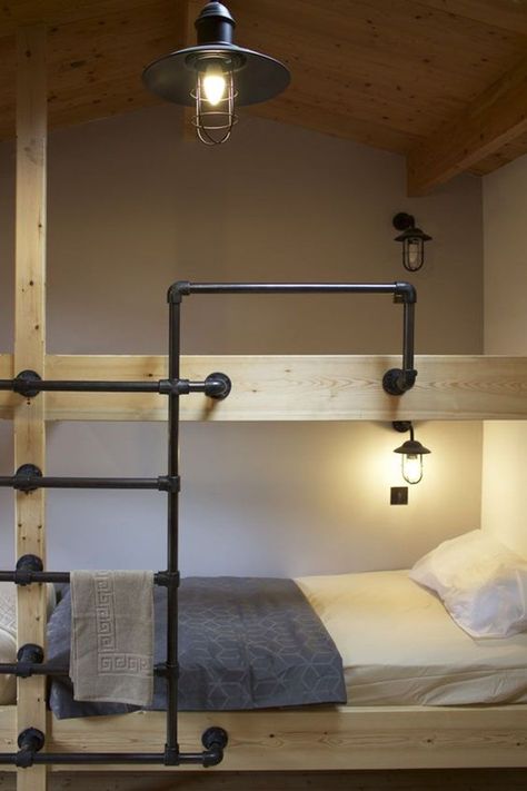 35 Bunk Bed Ideas That You Can Build Yourself Industrial Loft Bed, Bedroom Bunk Bed, Bunk Ladder, Boys Beds, Bunk Beds For Boys Room, Bunk Bed Ideas, Industrial Decor Bedroom, Bunk Bed Room, Bunk Bed Ladder