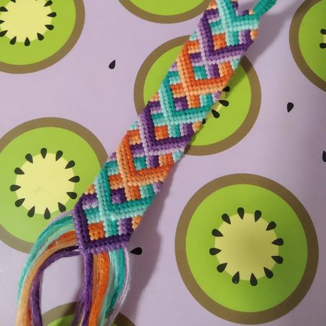 Crochet Bracelet Free Pattern, Weave Braid, Bracelet Weaving, Cool Friendship Bracelets, String Bracelet Patterns, Diy Friendship Bracelets Tutorial, Braided Bracelet Diy, Jasper Bead Bracelet, Yarn Bracelets