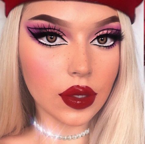 Bratz Doll Makeup, Bratz Doll Outfits, Drag Make-up, Doll Halloween Costume, Make Up Inspiration, Barbie Makeup, Barbie Barbie, Doll Makeup, Foto Poses