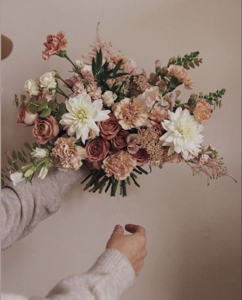 Garden Inspired Wedding Bouquet, Earth Tones Wedding Flowers, Whimsical Romance Wedding Theme, Blush And Toffee Wedding Flowers, Rustic Bridesmaids Bouquets, Unstructured Bridal Bouquet, Moody Wildflower Bouquet, Earth Tone Bridal Bouquet, Muted Fall Wedding Flowers