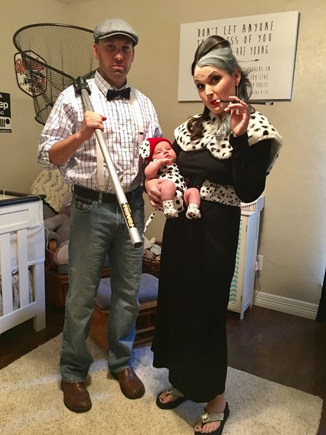 101 Dalmatians. Halloween costumes. Cruella De Ville, the dog catcher, and baby Dalmatian. Family of three. Dog Catcher Costume, Office Halloween Costume Ideas, Dalmation Costume, 3 People Costumes, Office Halloween Costumes, Mickey Shoes, Diy Couples Costumes, Office Halloween, Costumes For Halloween