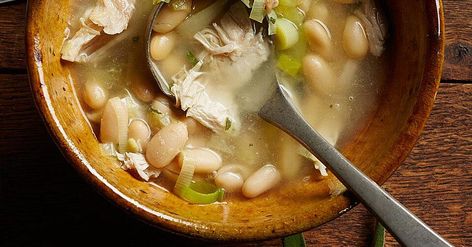 Chicken & White Bean Soup Bean And Chicken Soup, Chicken White Bean Soup, Chicken And White Bean Soup, Beans With Chicken, Vegan Garden, Cooking Beans, White Bean Soup Recipes, Overnight Oat, Bean Soup Recipes