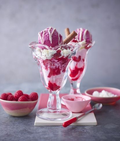 Carnation | Raspberry Ice Cream Sundae Fancy Ice Cream, Sundae Recipes, Ice Cream Sunday, Ice Cream Sundaes, Raspberry Ice Cream, Easter Desserts Recipes, Yummy Ice Cream, Quick Easy Desserts, Milkshake Recipes