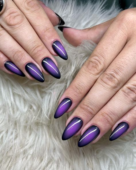 Aura Nails: The Iridescent Trend Transforming the Nail Art Scene Purple Orange Aura Nails, Purple Aura Nails Chrome, Purple And Black Aura Nails, Purple Nails Aura, Black And Purple Aura Nails, Dark Purple Aura Nails, Halloween Aura Nails, Aura Nails Purple, Dark Aura Nails