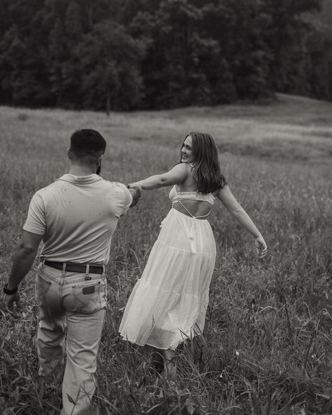 Zoe and Mason were so much fun to work with! It rained on us almost the whole session and they were still willing to stay out with me and take pictures 📸 So many beautiful shots from this session with an amazing view! (If you look close you can see the rain falling in some of the shots 🫶🏼) Documentary Engagement Photos, Film Shots, Couple Sessions, La Photography, Happy Wedding Day, Engagement Inspo, Happy Pictures, Pensacola Beach, Wedding Scene