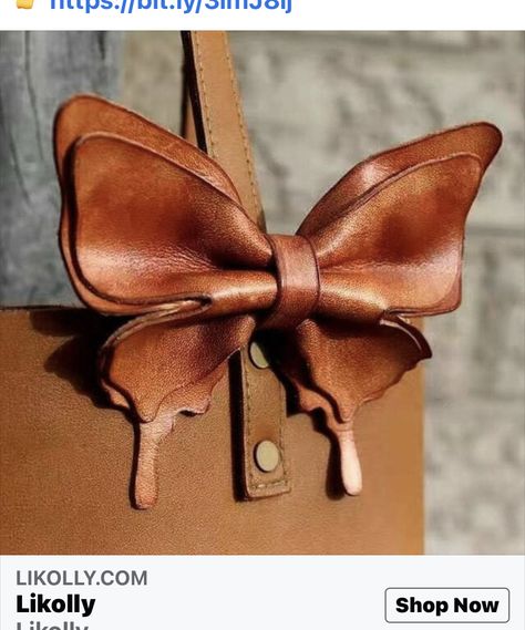 Craft Butterfly, Diy Leather Projects, Leather And Wood, Diy Leather Bag, Leather Choker Necklace, Leather Diy Crafts, Leather Cuts, Leather Art, Sewing Leather