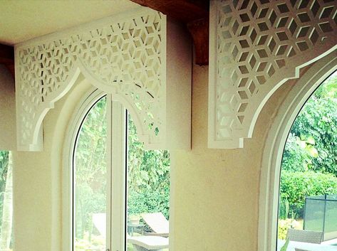 Moroccan Window, Moroccan Bathroom, Design Marocain, Bathroom Design Styles, Yoga Studio Design, Style Marocain, Wallpaper Stores, Headboard Decor, Moroccan Interiors