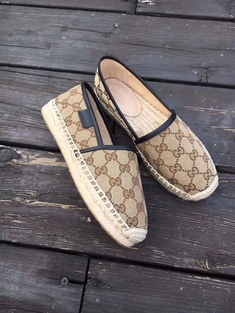 Flat Espadrilles Outfit, Super Star Shoes, Gucci Flat Shoes, Espadrilles Outfit, Gucci Flats, Shoes Prom, Shoe Wishlist, Gucci Sneakers, Women's Espadrilles