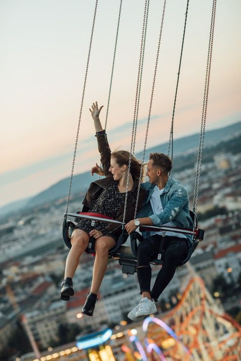 vienna-prater-young-couple-kissing-on-a-fair-ride-carousel-weddingphotographer State Fair Photoshoot Couple, Carousel Photoshoot Couple, Couples At A Fair Aesthetic, Couple At A Carnival, Couple On A Ferris Wheel, Carousel Photoshoot, Couples At The Fair At Night, Vienna Prater, Candle Light Wedding