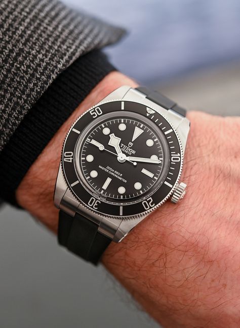 Tudor Submariner, Monochrome Watches, Small Watch, Skeleton Watches, Tudor Black Bay, Pilot Watch, Sports Watch, Dive Watches, Sport Watches