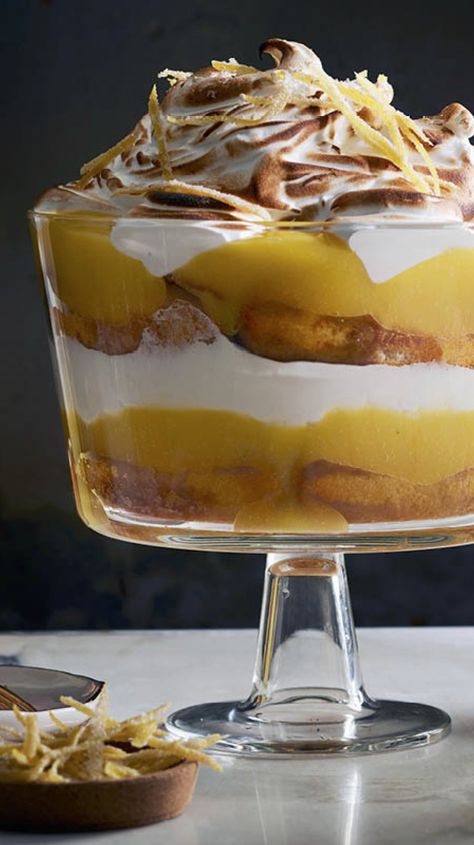 Trifle Bowl Recipes, Trifle Dessert Recipes, Impressive Dessert, Citrus Recipes, Impressive Desserts, Trifle Desserts, Trifle Recipe, Köstliche Desserts, Lemon Desserts