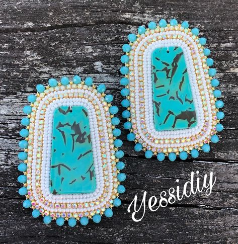 Turquoise Bead Earrings, Beautiful Beaded Earring, Seed Bead Jewelry Patterns, Native Beading Patterns, Handmade Beaded Earrings, Beaded Earrings Native, Beadwork Designs, Beaded Hat, Beaded Earrings Tutorials