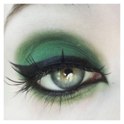 0 How To Do Eyeshadow, Hazel Green Eyes, Natural Eye Makeup Tutorial, Witch Makeup, Perfect Eyeliner, Green Makeup, Lots Of Makeup, Green Eyeshadow, How To Apply Eyeliner