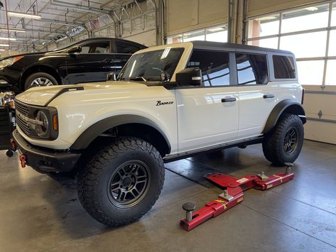 Ford Bronco Wheels, Bronco Wheels And Tires, White Bronco, Jeep Trailhawk, Ford Bronco 4 Door, Bronze Wheels, Toyota 4runner Trd, Fuel Wheels, Classic Ford Broncos