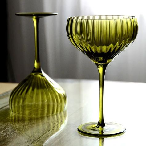 Vintage Cocktail Glasses* - 250ml Margarita / 2Pcs Green Wine Glasses, Vintage Cocktail Glasses, Glassware Crafts, Wine Glass Cup, Vintage Wine Glasses, Glassware Drinking, Margarita Glasses, Wine Glass Charms, Cocktail Glasses