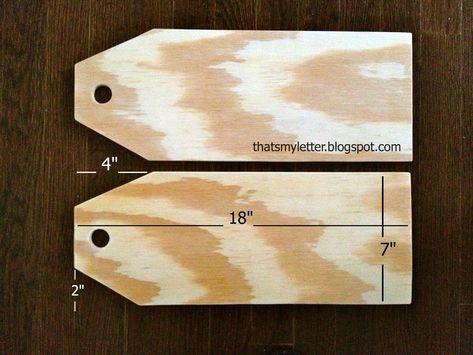 Do It Yourself Decoration, Wreath Alternative, Door Tags, Wood Tags, Holiday Tags, Wooden Tags, Christmas Wood Crafts, Navidad Diy, Creation Deco