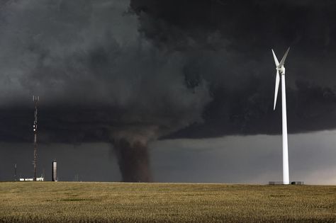 Tornado on the Colorado plains  This large tornado swept across farmland near Wray, Colorado on May 7, 2016.    CREDIT: BeyondImages/iStockPhoto Tornado Season, Supercell Thunderstorm, Dramatic Photos, Storm Chasing, State Of Colorado, Washington County, University Of Oklahoma, Weather Patterns, Up Close And Personal