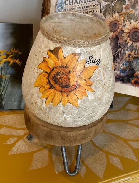 Decoupage without borders | Mulberry paper with a sunflower napkin | Facebook Decoupage Diy, Mulberry Paper, Without Borders, Borders, Decoupage, Napkins, Sunflower, Plants