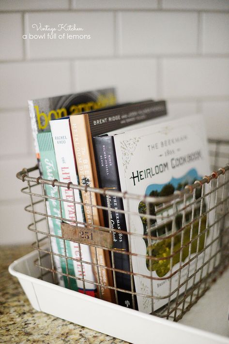 my-updated-vintage-kitchen-via-a-bowl-full-of-lemons-2 Koti Diy, Kitchen Ikea, Smart Tiles, Hemma Diy, Ideas Para Organizar, Kitchen Hacks Organization, Chip And Joanna Gaines, Collage Vintage, Book Storage