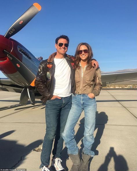 Topgun Maverick, Tom Cruise Hot, Tom Cruise Movies, Movie Moments, Fantasias Halloween, Jennifer Connelly, Top Movies, Kawasaki Ninja, Couple Halloween Costumes