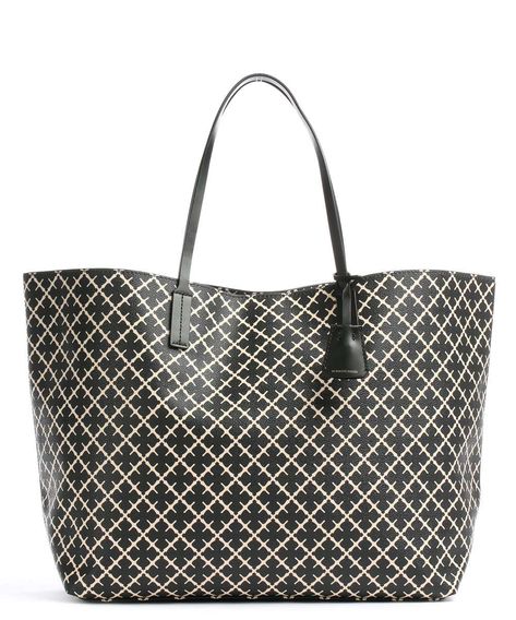 by Malene Birger Abi Tote bag synthetic black/white - Q68960035-050 | wardow.com Malene Birger Bag, Catalog Bag, Malene Birger, By Malene Birger, Shopping Day, Beach Accessories, Black Purses, Print Tote, Black Tote Bag