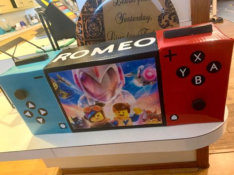 Valentines box Nintendo switch Nintendo Switch Valentines Boxes Diy, Nintendo Switch Valentine Box Ideas, Nintendo Valentines Boxes, Switch Valentines Boxes, Nintendo Switch Valentines Boxes, Nintendo Switch Valentines, Video Game Valentines Boxes, Lego Nintendo Switch, Valentines Boxes Diy