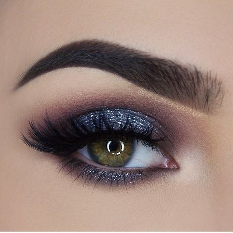 @miaumauve Makeup Training, Makijaż Smokey Eye, Makeup Guide, Makeup Eye Looks, Beauty Creations, Mini Makeup, Blue Eyeshadow, Eye Makeup Art, Makeup Pictures