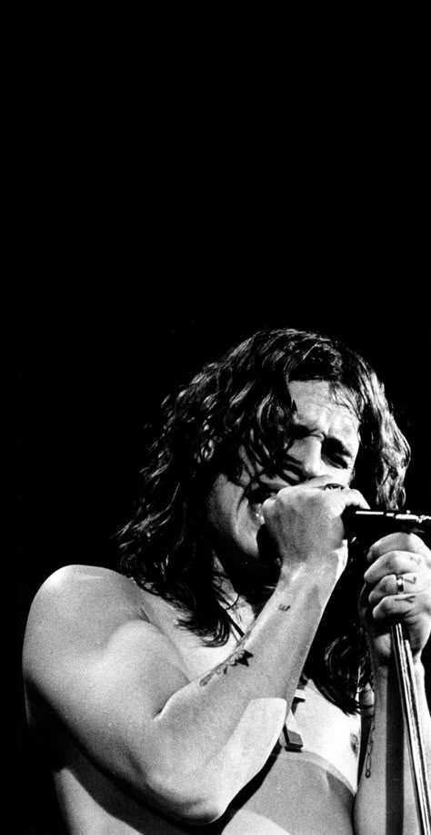 Ozzy Osbourne On Stage, Ozzy Osbourne Wallpaper Iphone, Ozzy Osbourne Wallpaper, Ozzy Osbourne Albums, Ozzy Osbourne Concert, Black Sabbath Concert, Ozzy Osbourne Black Sabbath, Performing On Stage, Rock N Roll Art