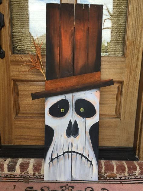 Halloween Dremel Crafts, Pet Wood Projects, Halloween Mailbox Decorations, Halloween Pallet Ideas, Fall Wood Crafts To Sell, Halloween Wood Projects, Wood Skeleton, Pallet Halloween, Fall Wood Crafts