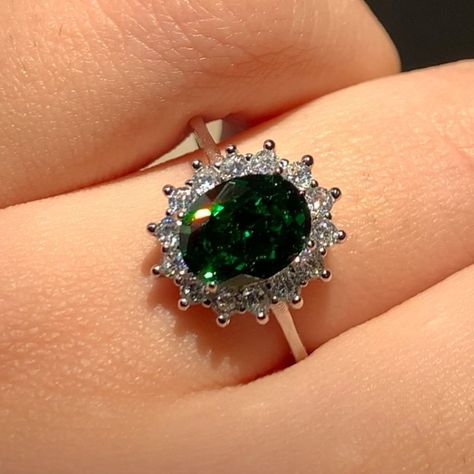 Coloured Diamond Engagement Ring, Secret Engagement, Colored Diamond Engagement Rings, Engament Rings, Galaxy Stuff, Green Diamond Rings, Wedding Dress Design, Engagement Ring Blue, Vision Book