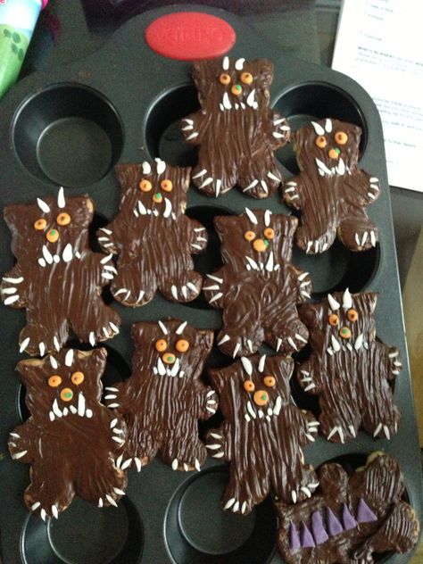 How yummy do these Gruffalo biscuits look? Nom! Gruffalo Biscuits, 2024 Prep, Gruffalo Cake, Biscuit Decorating, Gruffalo Party, Paleo Meatloaf, 2 Birthday Cake, Celebration Day, Party Food And Drinks