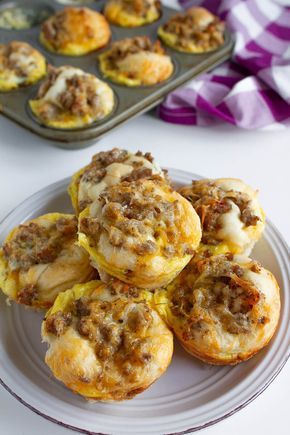 Breakfast Recipes With Biscuits, Recipes With Biscuits, Grand Biscuit Recipes, Muffin Tin Breakfast, Breakfast Egg Muffins, Egg Muffins Recipe, Egg Muffins Breakfast, Easy To Make Breakfast, Egg Muffin