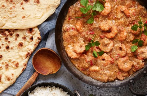 This korma-style curry has a wonderful, intense flavour that soaks right into the prawns to make them beautifully juicy and tender. The creamy coconut works wonders to make the sauce a velvety smooth texture without adding too many calories and the fresh herbs and spices gives it that extra edge that we know Mary achieves perfectly. If you're planning on feeding a crowd then why not get started before the big day? The sauce can be made a day ahead, adding the almonds and prawns when you rehea... Prawn Korma, Mary Berry Recipes, Vegetable Korma Recipe, Green Thai Curry, Korma Curry, Green Thai, Green Tomato Recipes, Sunday Lunches, Mary Berry Recipe