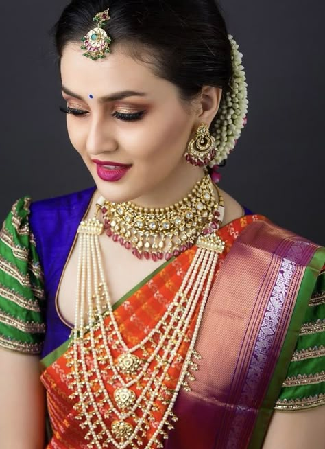 Panch Lada Haar Gold, Bananas Saree, Panch Lada, Satlada Haar, Telugu Jewellery, Blouses 2022, Pearl Bridal Jewelry Sets, Latest Bridal Makeup, Blue Blouse Designs