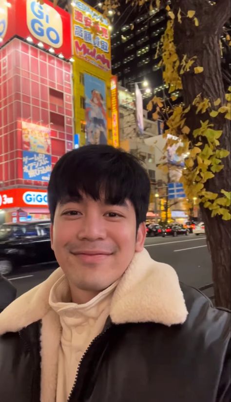 Joshua Garcia Selfie, Joshua Garcia, Wallpaper Sky, Iphone Wallpaper Sky, Korean Actors, Iphone Wallpaper, Actors, Collage, Iphone