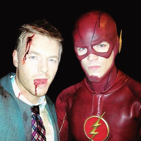 I miss seeing Eddie in The Flash ;-; Grant Gustin Rares, The Flash Behind The Scenes, The Flash Cast, The Flash Icon, Grant Gustin Flash, Eddie Thawne, The Flash Cw, Flash Icon, Rick Cosnett