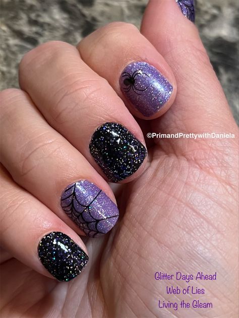 Ghost Town Color Street, Do Your Fang Color Street, Living The Gleam Color Street Combos, Halloween Color Street Combos, Color Street Mixed Mani, Web Of Lies, Nail Combos, Nail Color Combos, Mixed Mani