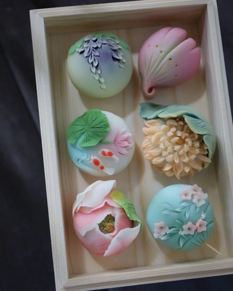 1080x1350_wagashi_nerikiri_japanese_confections_sweets_kashi_designs_azuki_bean_paste_anko_flowers_ae796b46.webp - Google Drive Wagashi Art, Japanese Wagashi, Japanese Sweets Wagashi, Azuki Bean, Japanese Dessert, Kawaii Stuff, Lotus Leaf, Japanese Sweets, Dessert Decoration