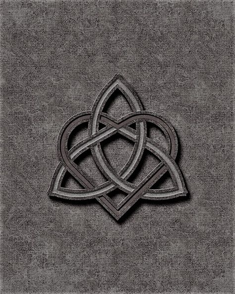 The Celtic Knots (Different Types And Meanings) - Ireland Travel Guides Celtic Love Tattoo, Celtic Family Knot, Celtic Knots And Meanings, Celtic Symbol For Friendship, Celtic Love Symbols, Celtic Drawings, Celtic Knot Meanings, Celtic Symbols And Meanings, Celtic Tattoo Symbols