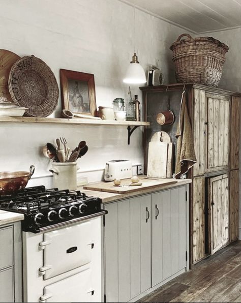 my scandinavian home: A Dreamy Cottage by the Ocean Filled with Vintage Finds Beach Shack Kitchen, Scandinavian Cottage Interior, Rustic Scandinavian Interior, Scandinavian Country Style, Dreamy Cottage, Swedish Homes, Norwegian House, Danish House, Scandinavian Cottage