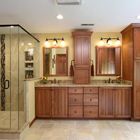 Craftsman Bathroom Ideas, Craftsman Bathroom Remodel, Beige Tile Bathroom, Craftsman Style Bathrooms, Oak Bathroom Cabinets, Wood Bathroom Cabinets, Bathroom Wall Colors, Craftsman Bathroom, White Bathroom Tiles