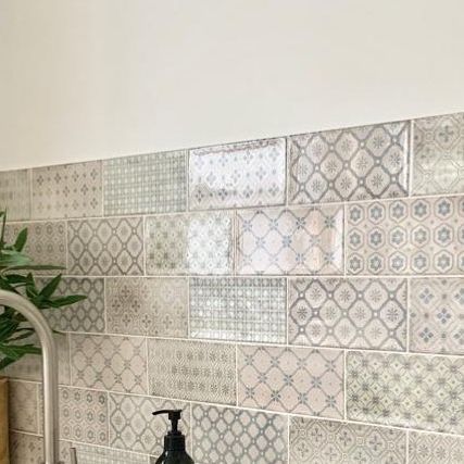 CBFD Tiles on Instagram: "Want to add personality to your kitchen? Tile your kitchen splashback or feature wall in these Spanish 200x100mm VITA Natura Decor Mix subways, everyone will feel at home in your space with this accent! . . #splashback #kitchendesign #kitchensplashback #backsplash #featuretile #spanish #spanishtiles #spanishsubwaytiles #kitchen #bathroom #bathroomfeaturewall #design #splashbackinspiration #tiles #interiordesign #renovation #tileinstallation #featurewall #bathroomdesign Kitchen Backdrop Tiles, Tile Feature Wall Bathroom, Kitchen Splashback Ideas Tiles, Tile Splashback Kitchen, Kitchen Splashback Ideas, White Kitchen Floor, Splashback Ideas, Bathroom Feature Wall, Bathroom Splashback