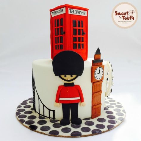 British Cakes, British Themed Parties, England Cake, London Birthday, British Cake, Birthday Cake Decorations, London Theme, Queen Cakes, Travel Cake