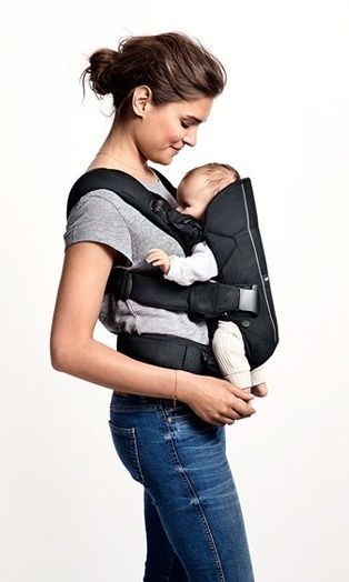 Looking for the best baby carrier? My BabyBjorn Baby Carrier One review has everything you need to decide if this Baby Bjorn carrier is for you! Love from Mim #babywearing #babycarrier #babybjorn #bestbabycarrier Nuna Stroller, Baby Bjorn Carrier, Ergonomic Baby Carrier, Best Baby Carrier, Baby Bjorn, Trendy Baby, Baby Carrier, First Baby, Parenting Advice