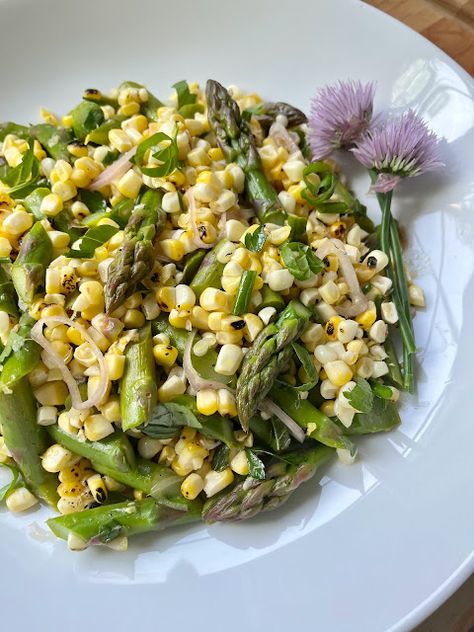 BEST Asparagus & Summer Corn Salad Corn Asparagus, Best Asparagus, Italian Zucchini, Easy Asparagus Recipes, Best Asparagus Recipe, Grilled Asparagus Recipes, Grilled Foods, Asparagus Salad, Summer Corn Salad