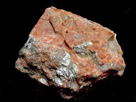 What is pegmatite? A blog about geology. Crystal Growth, School Of Rock, Almandine Garnet, Rock Types, Earth Elements, Large Crystal, Carbon Dioxide, Rock Collection, Minerals And Gemstones